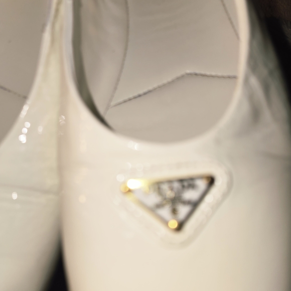 Prada Women's White Patent Mary Jane Flats - Picture 4 of 15